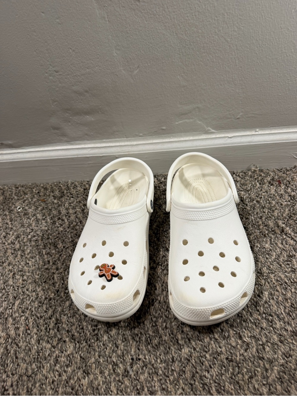 CROCS Classic Clog in White with Gingerbread Jibbitz